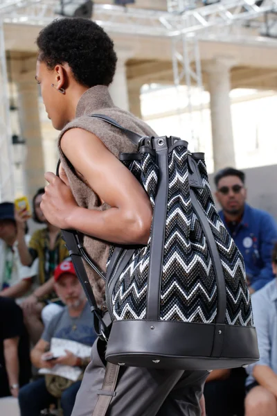 Look 23